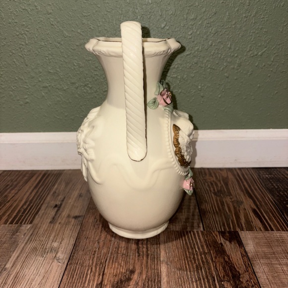 Vintage Porcelain White Raised Flowers Double Handle Cherub Vase 10.25" Angels - Picture 6 of 10